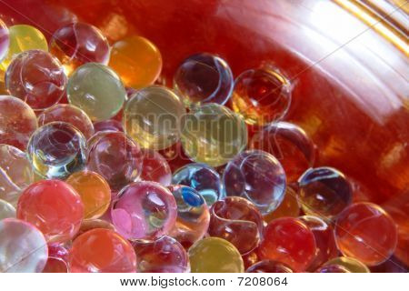 Abstrakte farverige bolde i glas vræle