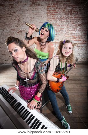 Kadın Punk Rock grubu