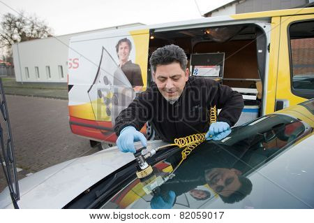 Serviceman From Carglass