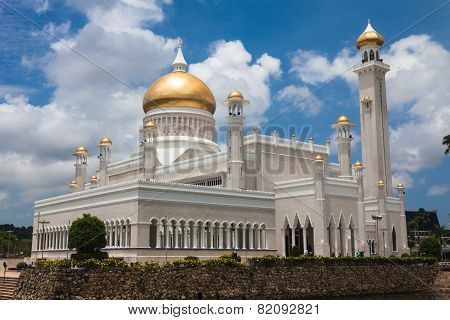 Sultan Omar Ali Saifuddin Mosque in Bandar Seri Begawan - Brunei