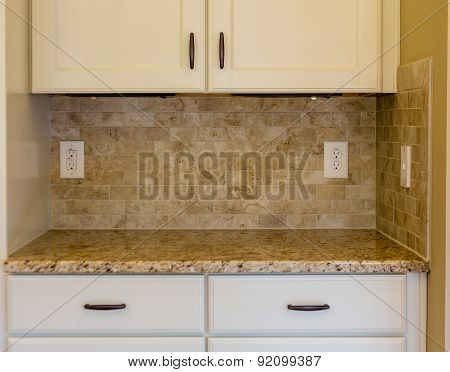 Granite Counter On White Cabinets
