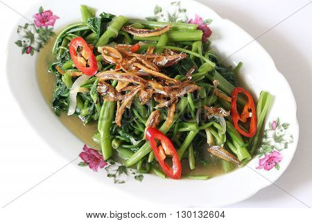 Stir fried Kangkung with fried anchovice and red chili