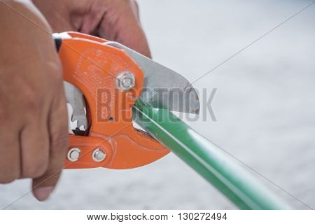 Hand Of Working Cutting Ppr Pipe