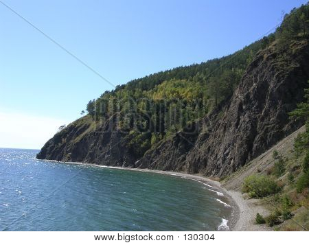 Körfez Cape Tolstyi yakın. Baykal-göl.