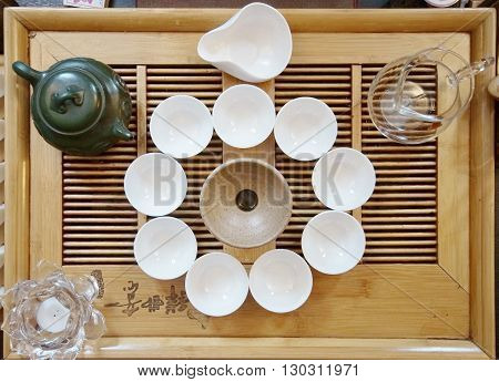 special wooden tray with accessories for the сhinese tea ceremony