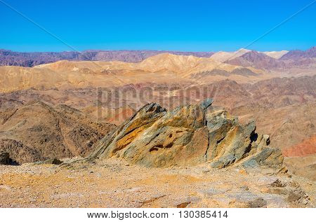 The Masiv Eilat Nature Reserve is the perfect place to visit from Eilat resort and enjoy the beauty of the mountains Israel.