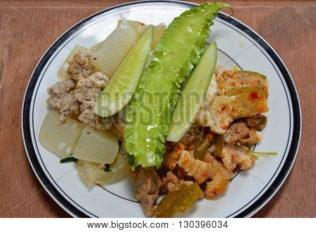 boiled radish with minced pork on plain rice