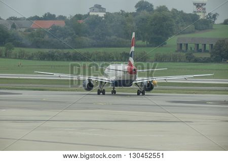 VIENNA SCHWECHAT AUSTRIA - CIRCA OCTOBER 2015: Airbus 319-100 aircraft of the British Airways at the airport.