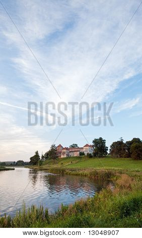ร้อนเย็น Svirzh ปราสาท View(ukraine)