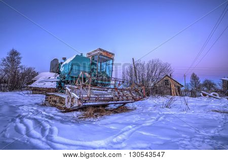 old Harvesting machines High Dynamic Range Imaging