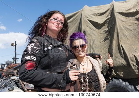 Post-apocalyptic Survival Costume Girls