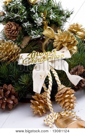 Aislado sobre fondo blanco de la decoración de la Navidad.