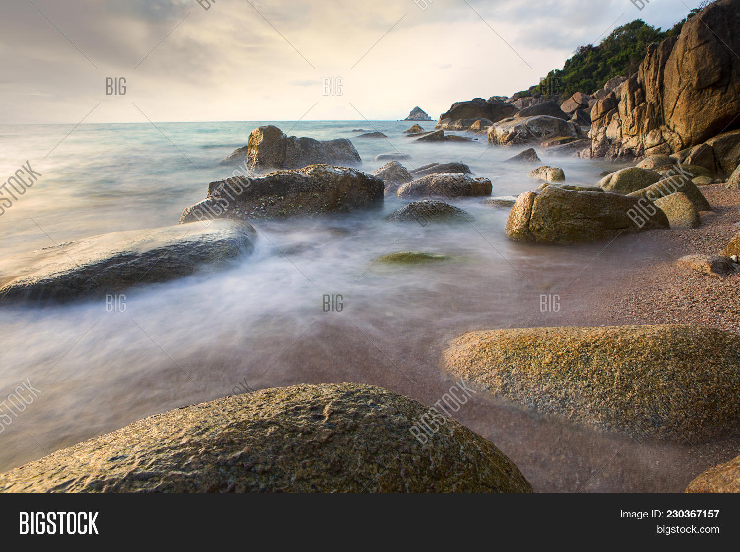 Download high-quality beautiful sea scape long exposure photography images