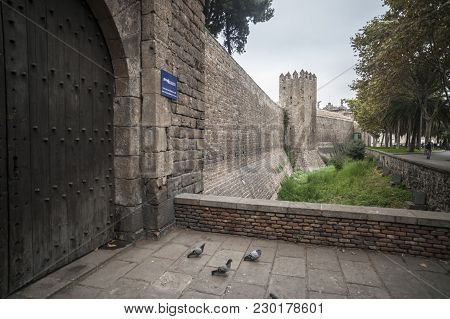 Barcelona,spain-october 20,2015:ancient Tower,door, Gate, Portal Santa Madrona, The Only Site That R