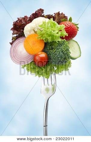 Vielzahl von Gemüse auf Gabel