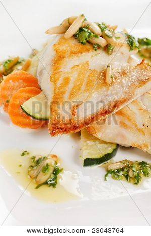 fisk med grøntsager