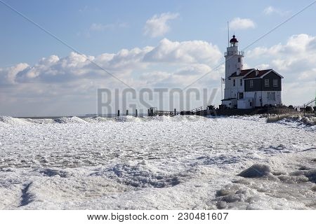 The Lighthouse Paard Van Marken In Winter