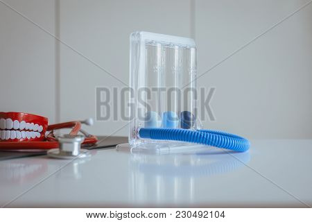 Incentivespirometer Or Three Balls For Stimulate Lung On Desk