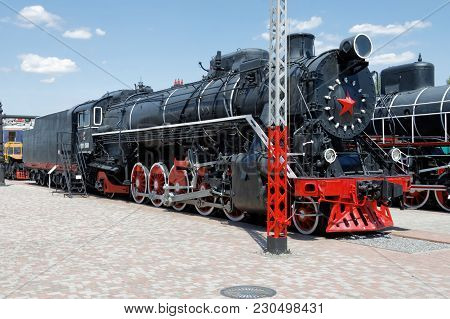 Kharkiv, Ukraine - June 5, 2017: Old Black Steam Locomotives Fd20-2560 And Er774-40 In The Khark
