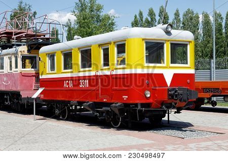 Kharkiv, Ukraine - June 5, 2017: Old Black Steam Locomotives Fd20-2560 And Er774-40 In The Khark
