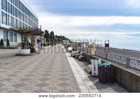 Sochi, Russia-october 11, 2016: Uncrowded Seaside Promenade In The Resort Town In Autumn.