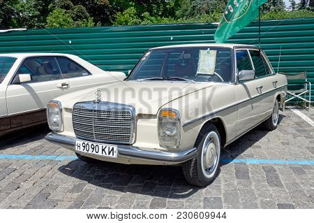 Kharkiv, Ukraine - May 28, 2017: Close Up Of Retro Car Mercedes-benz Gazelle Manufactured In1926 Is 