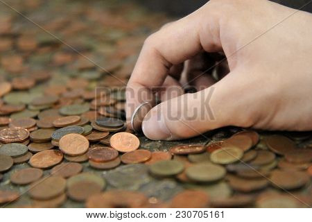 Buddhists Make Merit,buddhists Tried To Coin On The Base Of The Buddha's Footprint On The Sanctity O