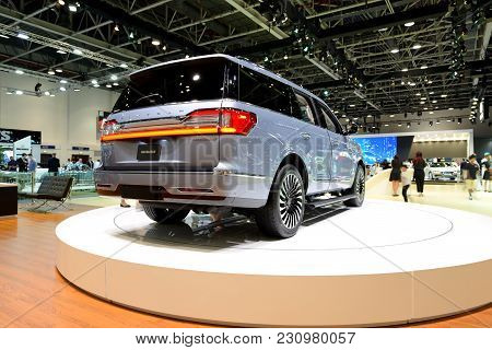 Dubai, Uae - November 18: The Linkoln Navigator Car Is On Dubai Motor Show 2017 On November 18, 2017