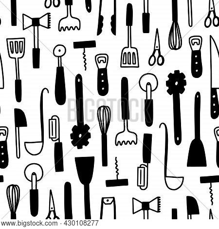 Kichen Utencils And Cutlery Seamless Pattern. Doodle Outline Cooking And Baking Illustration.