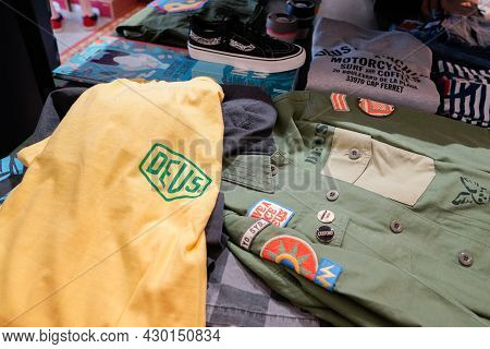 Bordeaux , Aquitaine France - 08 15 2021 : Deus Clothes Shirt With Logo Brand Fashion Shop And Text 