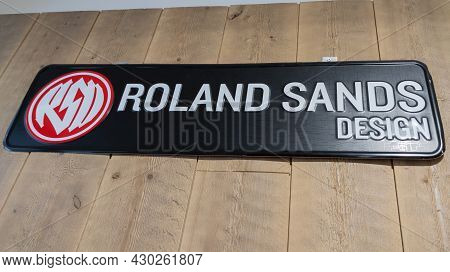 Bordeaux , Aquitaine France - 08 15 2021 : Roland Sands Design Rsd Store Facade Wall Logo Text And B