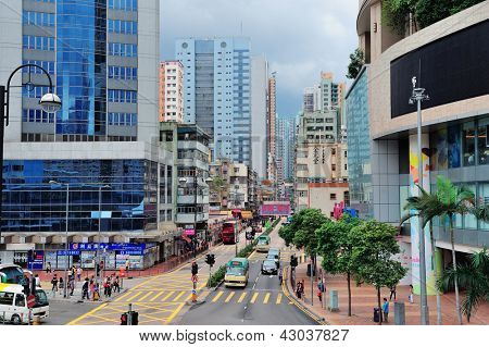 HONG KONG, CHINA - 23 APR: Street view met verkeer op 23 April 2012 in Hong Kong, China. Met 7M p