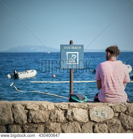 Krk, Croatia - August 06, 2021: Sign With The Inscription Dog Beach On A Campsite In Krk In Croatia.