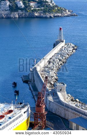 Latarnia morska francuski port Morza Śródziemnego