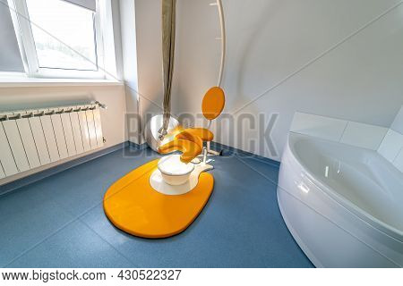 Stylish Modern Childbirth Ward. Maternity Ward For Newborns. New Modern Maternity Hospital Ward. Hea