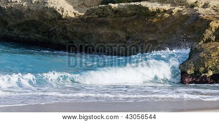 Smashing Wave