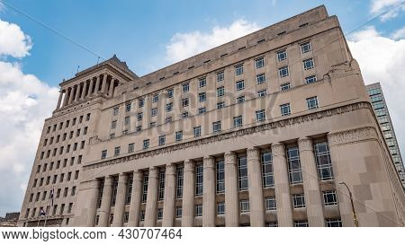 Carnahan Courthouse St. Louis City Circuit Court - St. Louis, Missouri - June 19, 2019