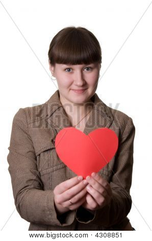 Giovane donna con cuore