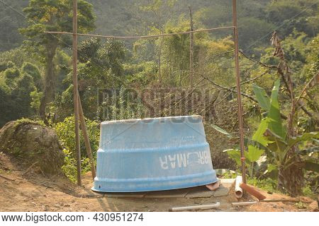 Upside Down Water Tank - Brazilian Image Nature