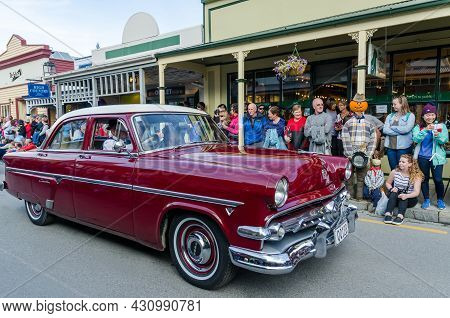 Arrowtown, New Zealand - April 23,2016 : There Is Parade Event During The Arrowtown Autumn Festival