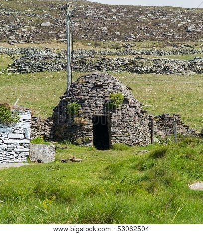 Clochaun Or Clochan On Irish Farm