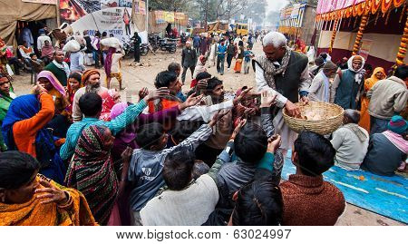 Tea Distributed To Hindu Devotees At Transit Camp