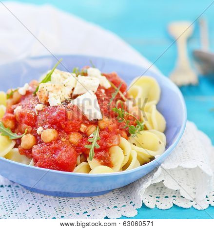 Pasta With Tomato And Chickpea Sauce