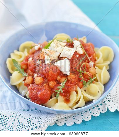 Pasta With Tomato And Chickpea Sauce