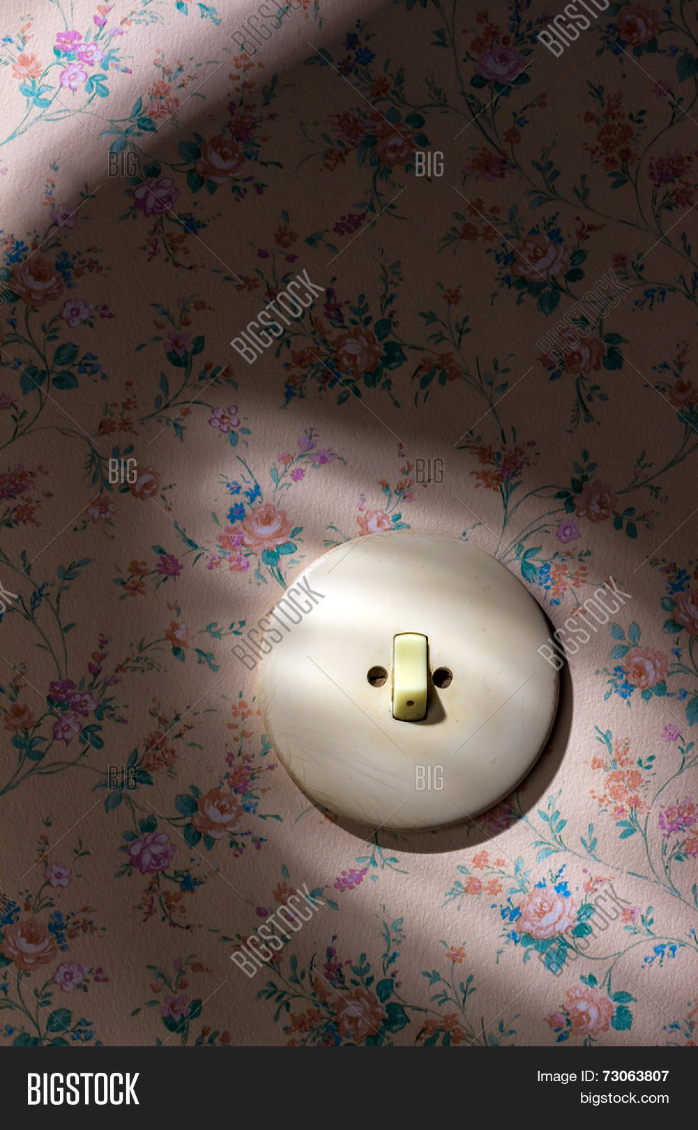 Old Wallpaper Light Image & Photo (Free Trial) | Bigstock