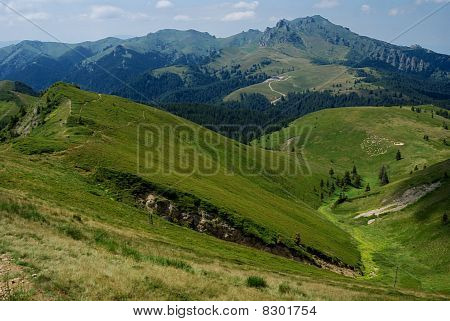 ルーマニアのカルパチア山脈で山の風景