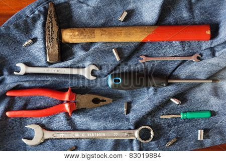 Working tools with jeans