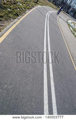 mark the dividing line on the bike path