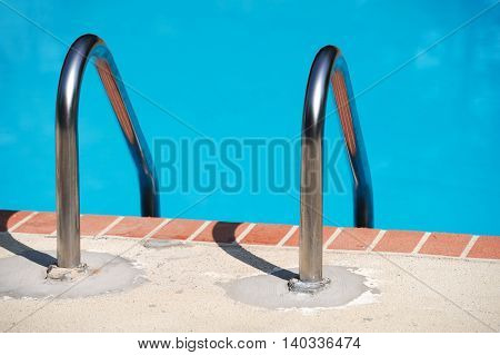 Close On 图片和照片(免费试用) | Bigstock