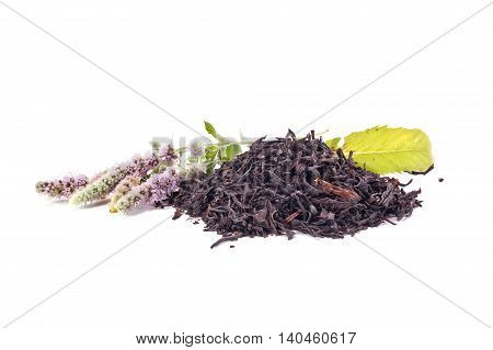 Black tea with the fresh mint leaves
